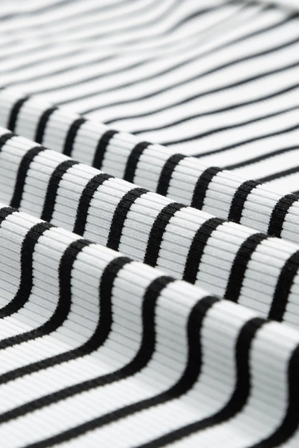 Striped Contrast Top and Shorts Set Carauana Store