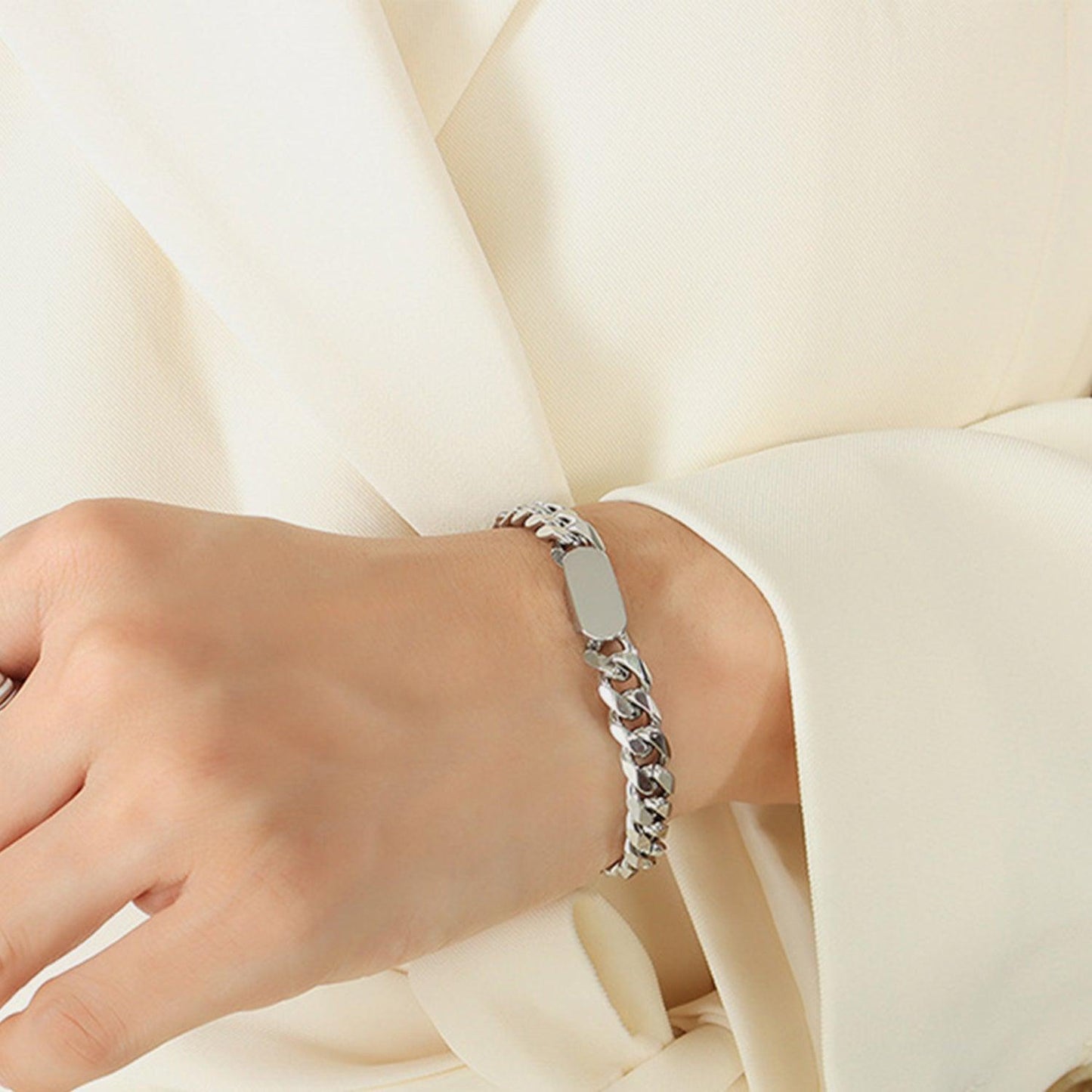 18K Gold-Plated Titanium Steel Bracelet CaRaUaNa Fashion